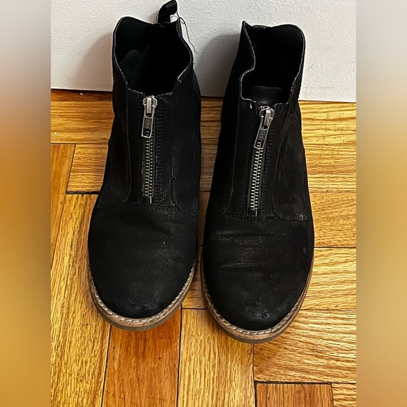 Diba Black Leather Front Zipper Ankle Booties Size 9.5 - Picture 10 of 14
